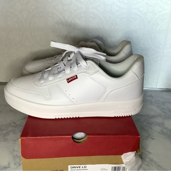 < NEW Women’s Levi’s Drive Lo Monochrome Sneakers > - Picture 5 of 6